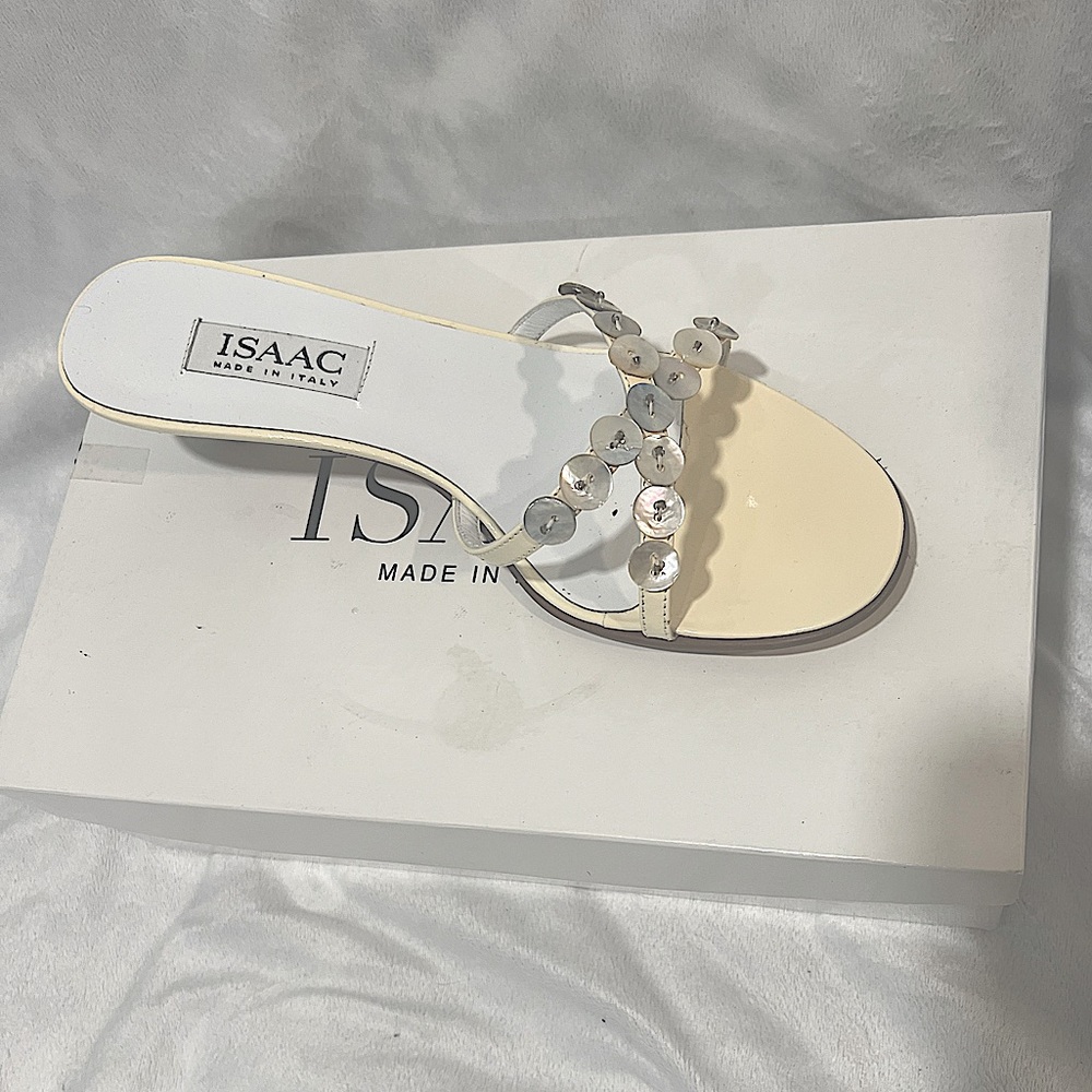 ISAAC Tovi Patent White 7.5 Heels